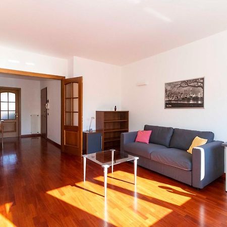 Cozy&Spacious Apt 2 Min Walk From The Tram Stop! Lejlighed Torino Eksteriør billede