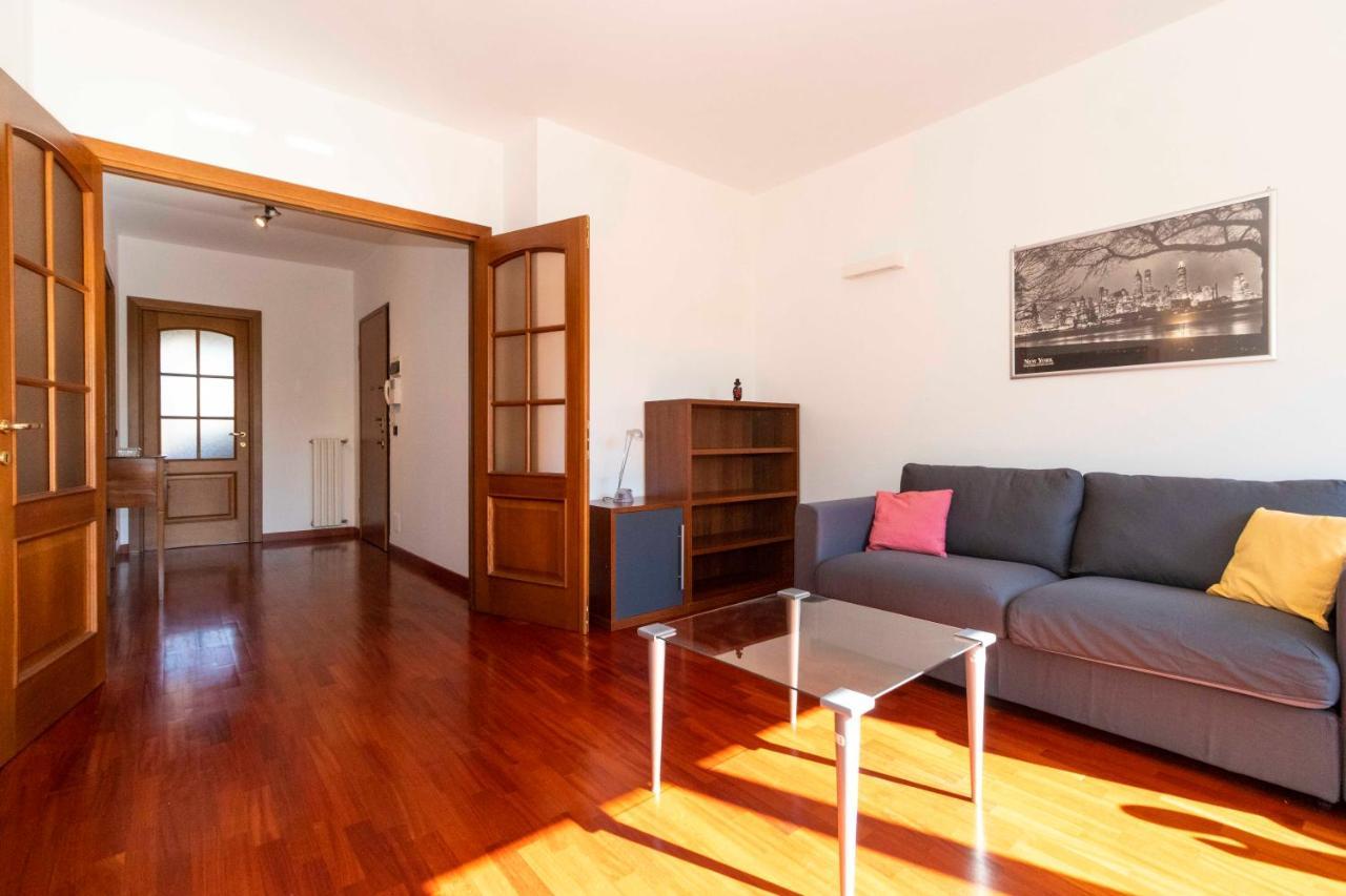 Cozy&Spacious Apt 2 Min Walk From The Tram Stop! Lejlighed Torino Eksteriør billede