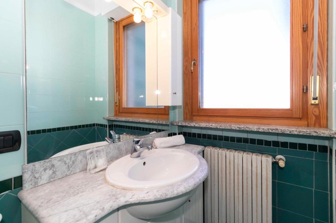 Cozy&Spacious Apt 2 Min Walk From The Tram Stop! Lejlighed Torino Eksteriør billede