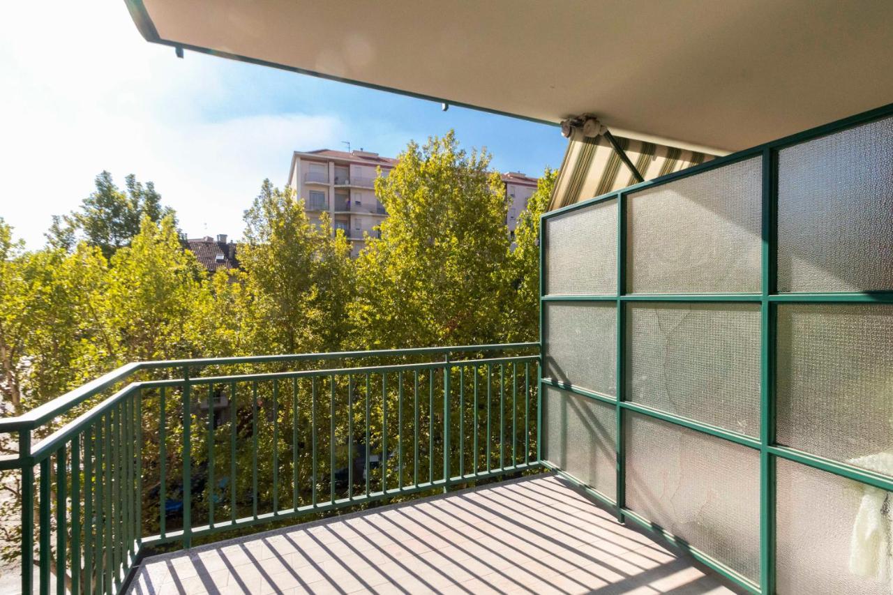 Cozy&Spacious Apt 2 Min Walk From The Tram Stop! Lejlighed Torino Eksteriør billede